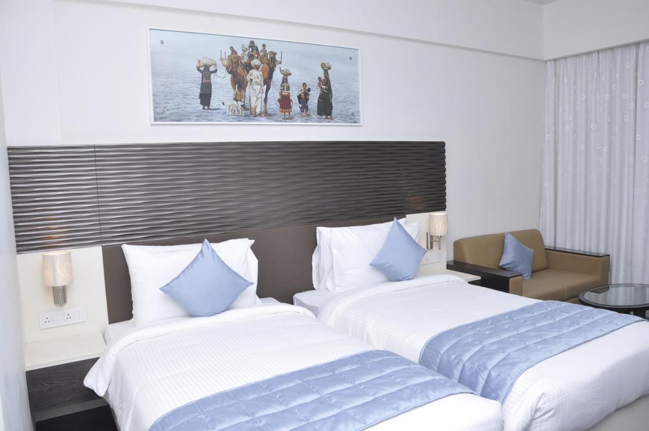 Ambar Sarovar Portico Gandhidham Exterior photo