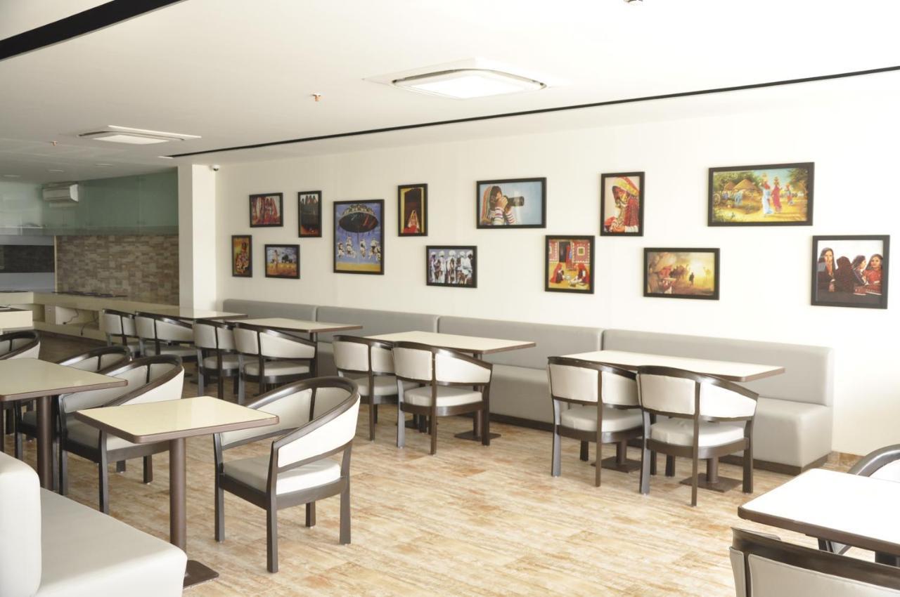 Ambar Sarovar Portico Gandhidham Exterior photo